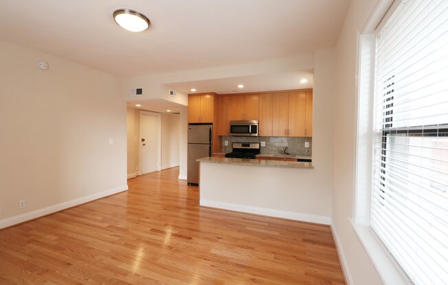 2 beds, 1 bath, 941 sqft, $3,595, Unit W301