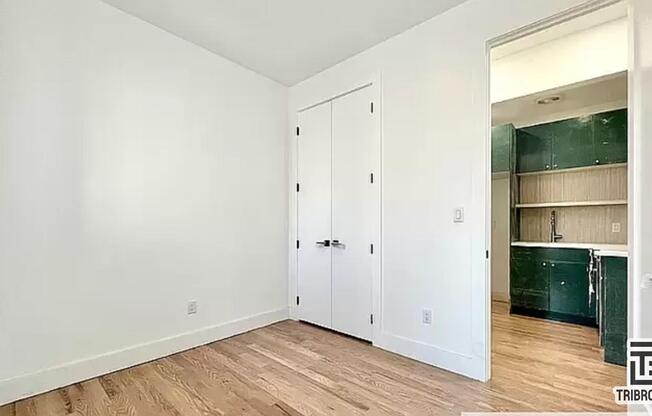 1027 PUTNAM AVE