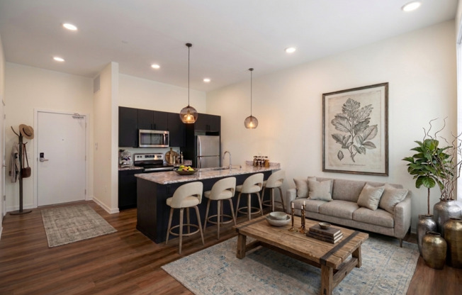 2 beds, 1 bath, 941 sqft, $2,375, Unit 109