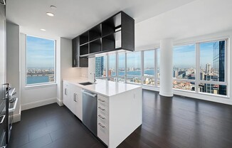 551 10 AVE