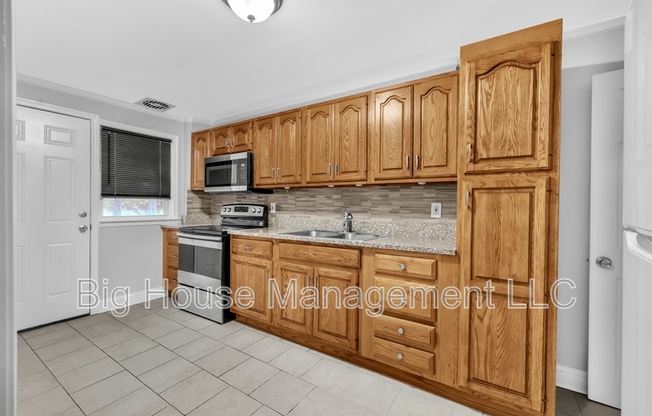 1307 DARTMOUTH AVE