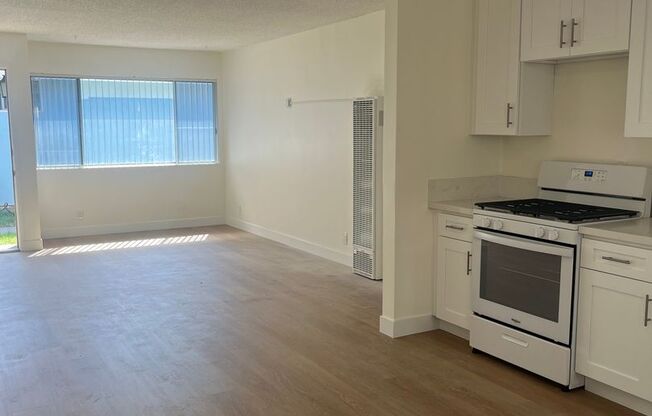 2 beds, 1 bath, 850 sqft, $2,500, Unit 13951 G