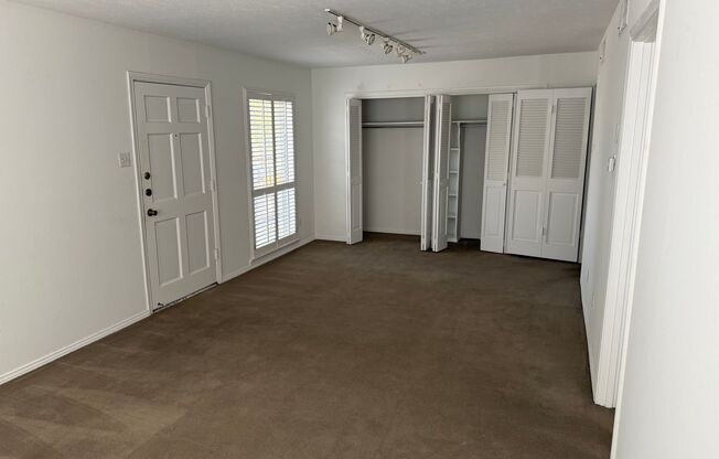 Affordable Knox Henderson Units! Flexible Lease Terms Available