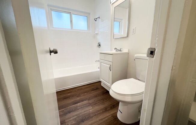1 bed, 1 bath, $2,100, Unit 2236 1/2