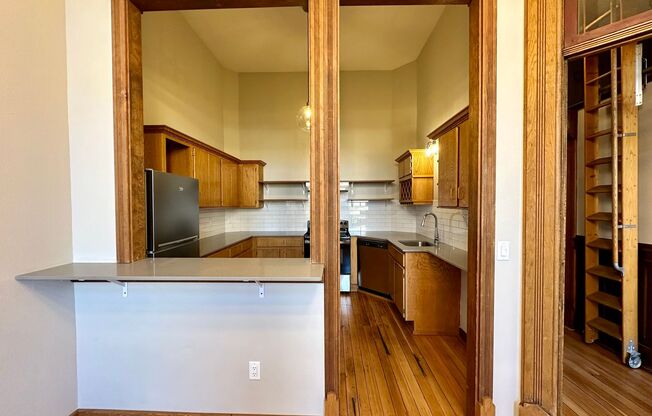 1 bed, 1 bath, 608 sqft, $1,500, Unit 216