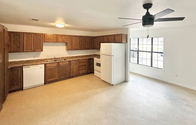 Updated Duplex in Charming Belton Texas!