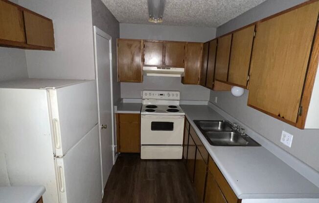 1 bed, 1 bath, 530 sqft, $650, Unit 315