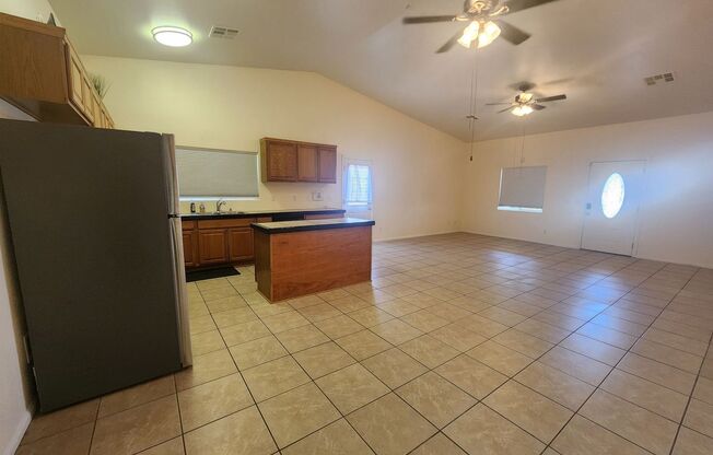 3 beds, 4 baths, $2,100