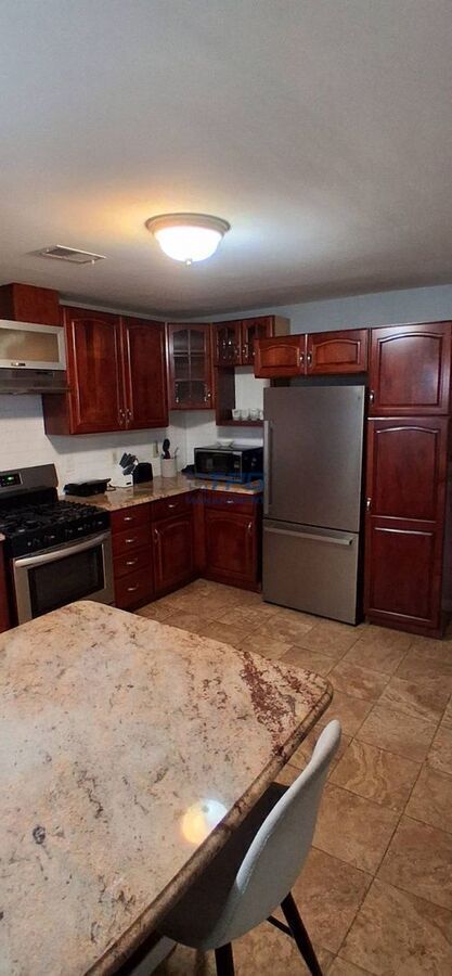 142 RIPLEY PL