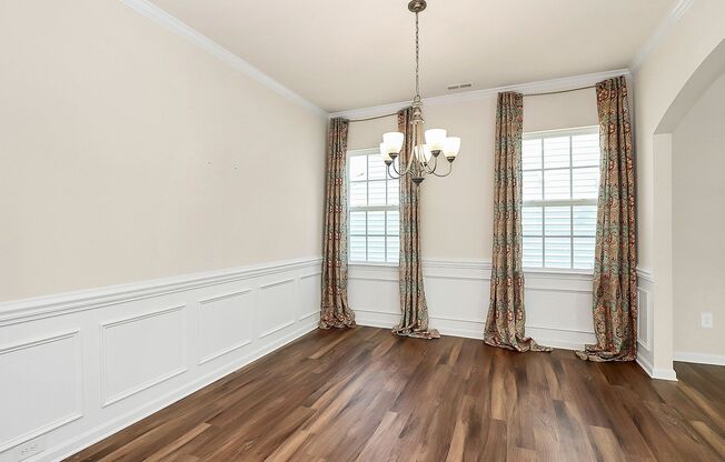 4 beds, 2.5 baths, $2,795