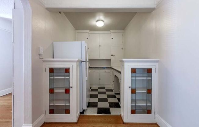 ZENABE COURT APARTMENTS (SCHP01)