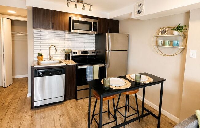 Studio, 1 bath, 275 sqft, $661, Unit 8208
