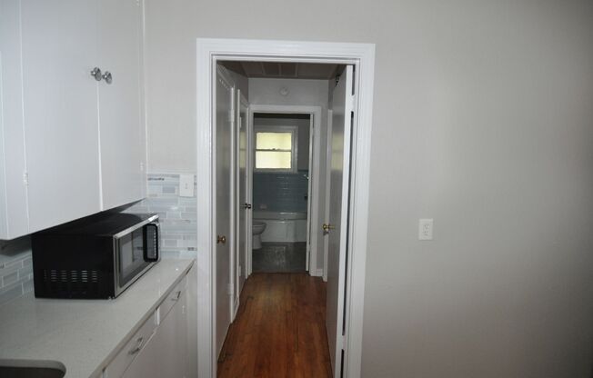 1 bed, 1 bath, 714 sqft, $1,195