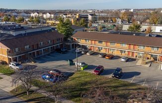 Lower-Level 1 Bed / 1 Bath | Walk Distance to Saint Mary’s Hospital