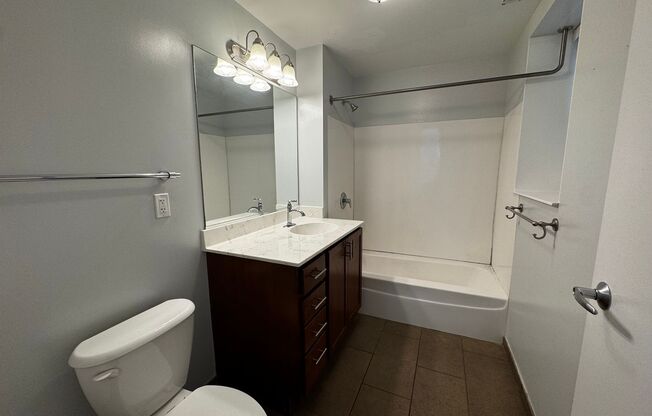 2 beds, 1 bath, 1,000 sqft, $2,000, Unit 303