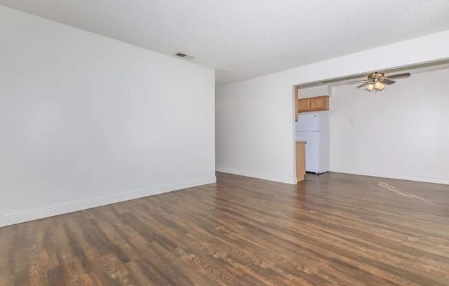 2 beds, 1.5 baths, 840 sqft, $1,420, Unit 14-209