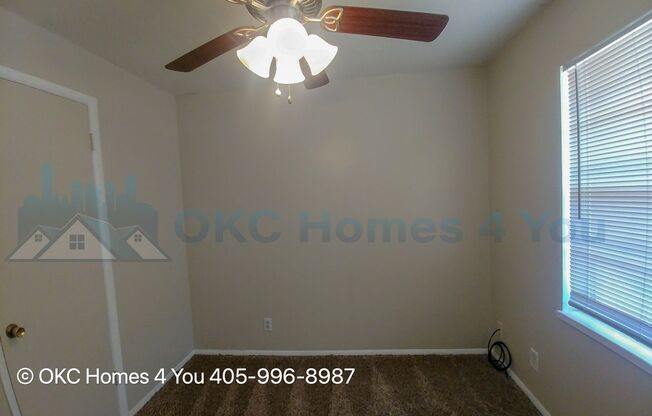 3 beds, 1.5 baths, $1,025