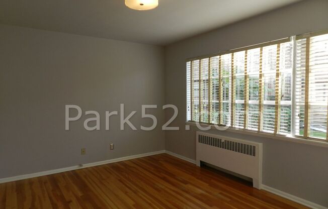 2 beds, 1 bath, $1,995, Unit # #A 1