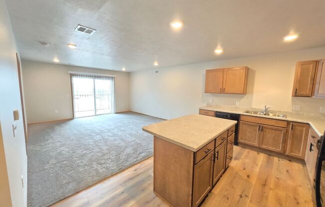 1 bed, 1 bath, 756 sqft, $1,025, Unit 3400 207