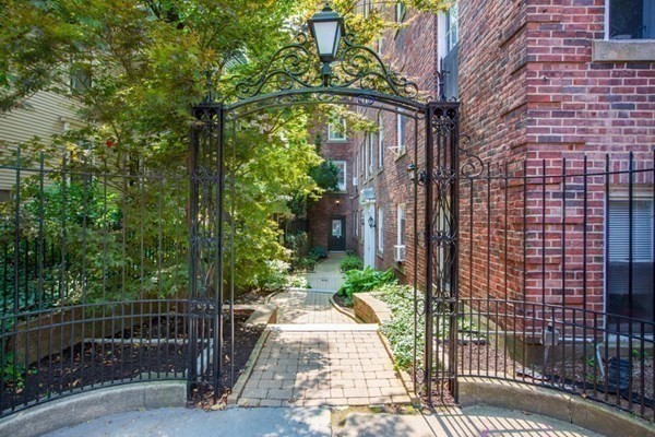 Studio, 1 bath, 282 sqft, $2,300, Unit 47