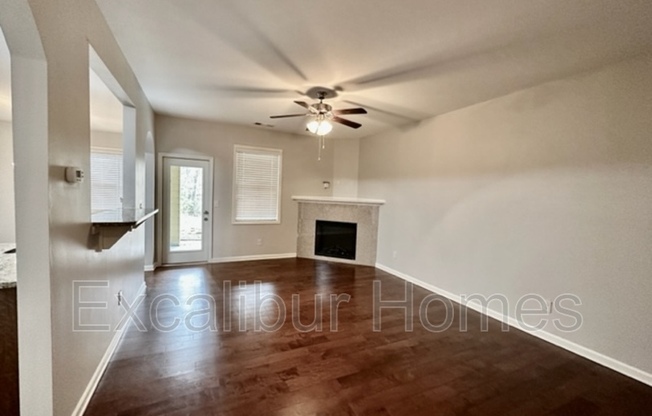 387 FRANKLIN LN