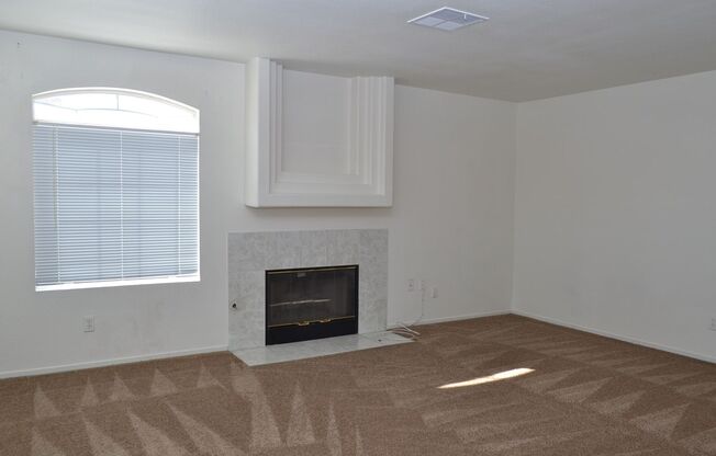 SW - ROOMY 3 BEDROOM 2.5 BATH TOWNHOME - 89147
