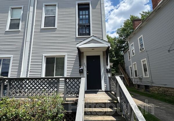 205 Lehigh Ave #2
