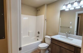 2 beds, 1 bath, $1,800, Unit #204