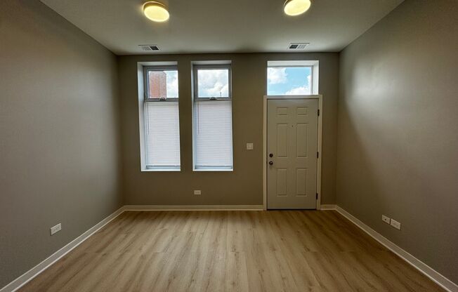 2 beds, 1 bath, $1,950, Unit 4007 #C