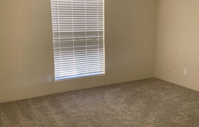 1 bed, 1 bath, 703 sqft, $850, Unit 1910