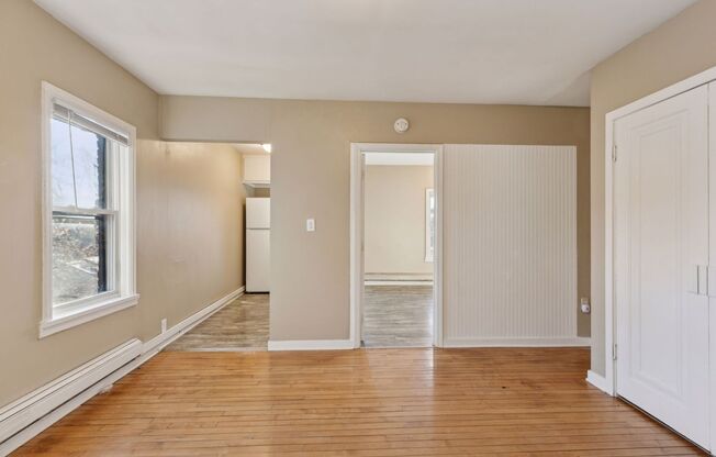 1 bed, 1 bath, 500 sqft, $925, Unit Unit 4