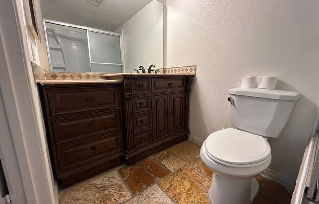 1 bed, 1 bath, $995, Unit # #T 3
