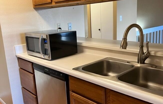 2 beds, 2 baths, $1,550