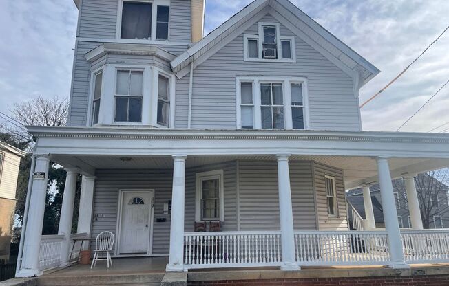 Two Bedroom Apartment Close to Downtown Lynchburg!