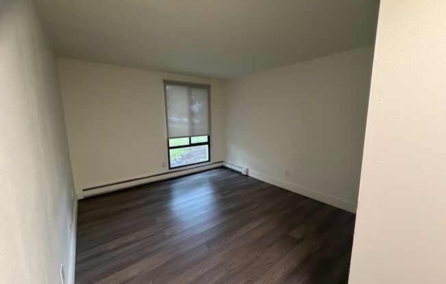 1 bed, 1.5 baths, 850 sqft, $1,395, Unit 132W
