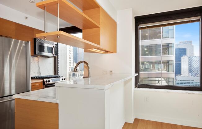 100 W 39 ST