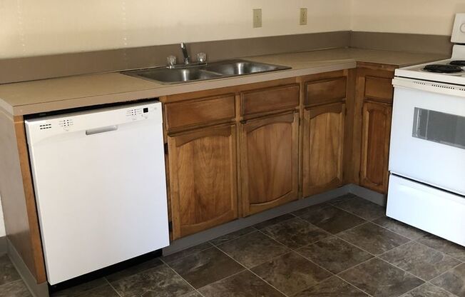 #180 TWIN OAKS APARTMENTS