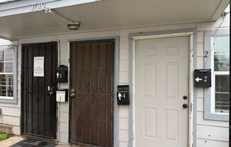 2 beds, 1 bath, 500 sqft, $950, Unit 3