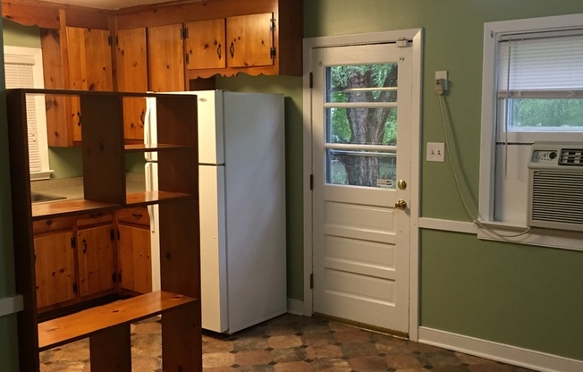 3 beds, 1 bath, $2,250