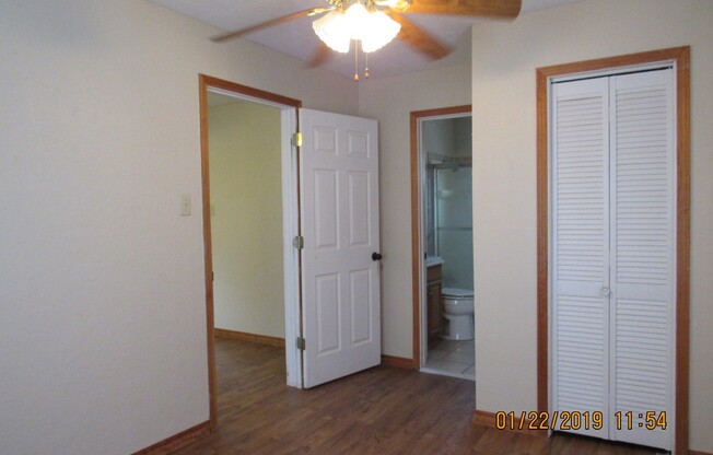 1 bed, 1 bath, 700 sqft, $450, Unit D