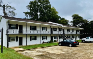 Dawg&#39;s Landing Apartments - ANS