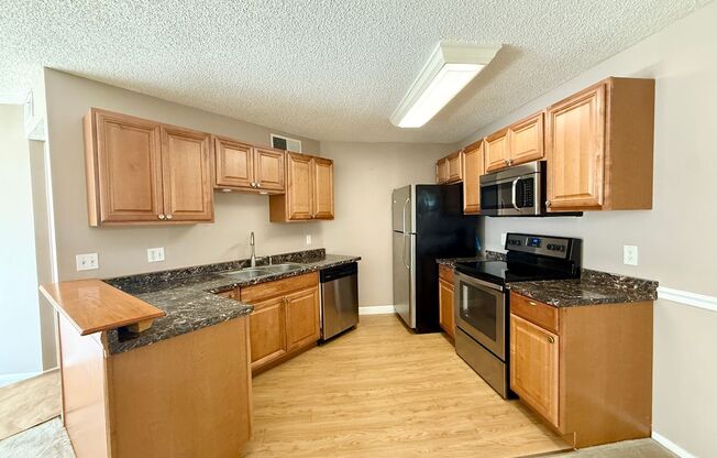 Belleair Village Condo 1/1 Open floor plan