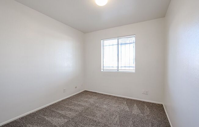 Value priced property in Central Peoria!