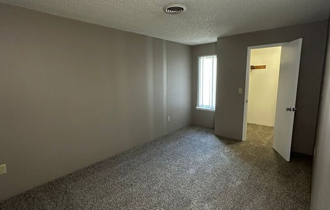 1 bed, 1 bath, 643 sqft, $1,285, Unit 329