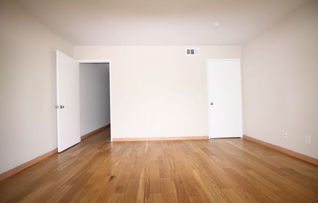 2 beds, 1 bath, $2,150, Unit 15