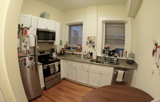 2 beds, 1 bath, $3,600, Unit 14