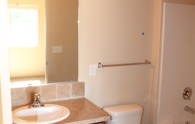 3 beds, 2 baths, 1,197 sqft, $1,695, Unit Unit # 208