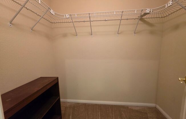 4 beds, 3 baths, $2,600