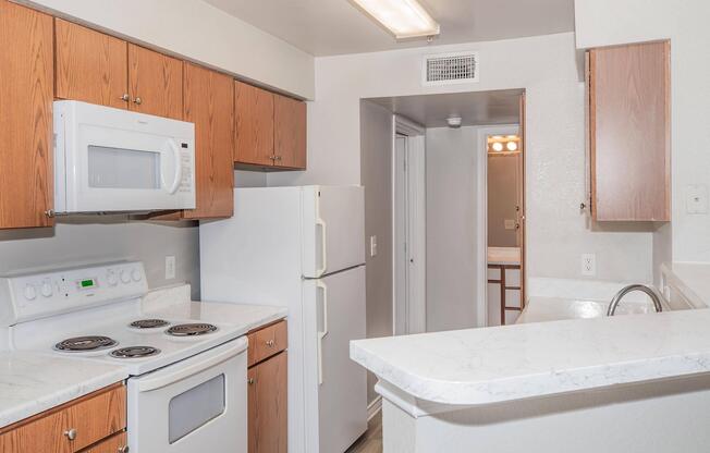 1 bed, 1 bath, 741 sqft, $1,099