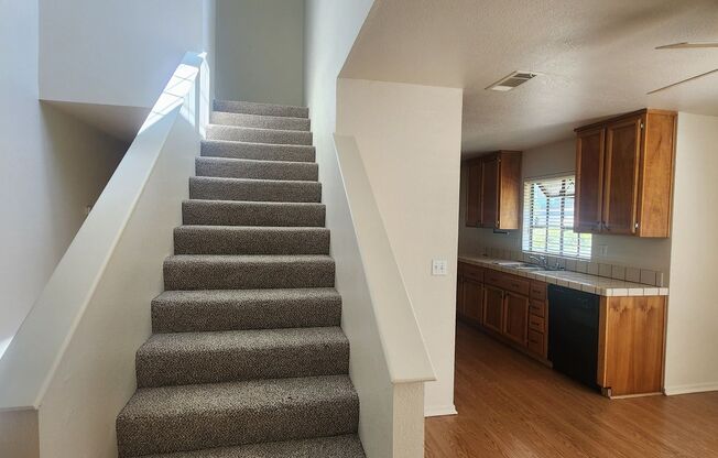 Wonderful 3 Bedroom Home in Elk Grove